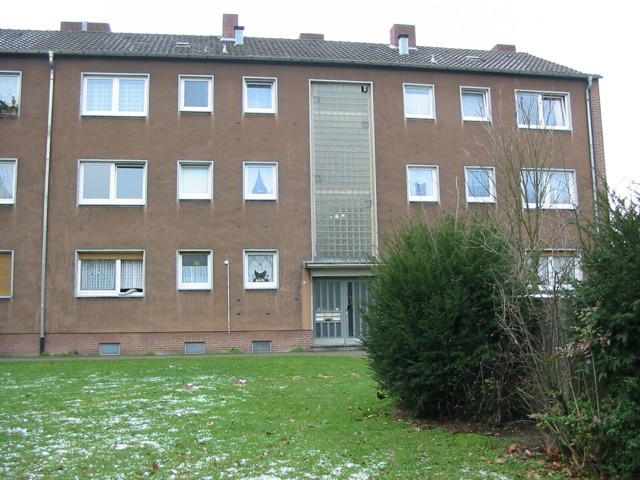 2 Zimmer-Wohnung mit Loggia in Krefeld-Oppum